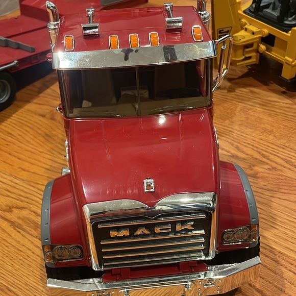 Bundle of trucks - Bruder, Tonka, Hess - Picture 7 of 16